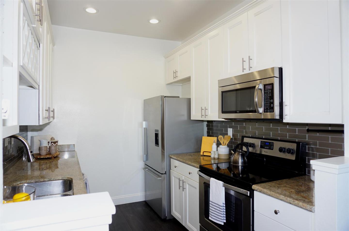 Detail Gallery Image 5 of 20 For 1031 Foxchase Dr, San Jose,  CA 95123 - 2 Beds | 2 Baths