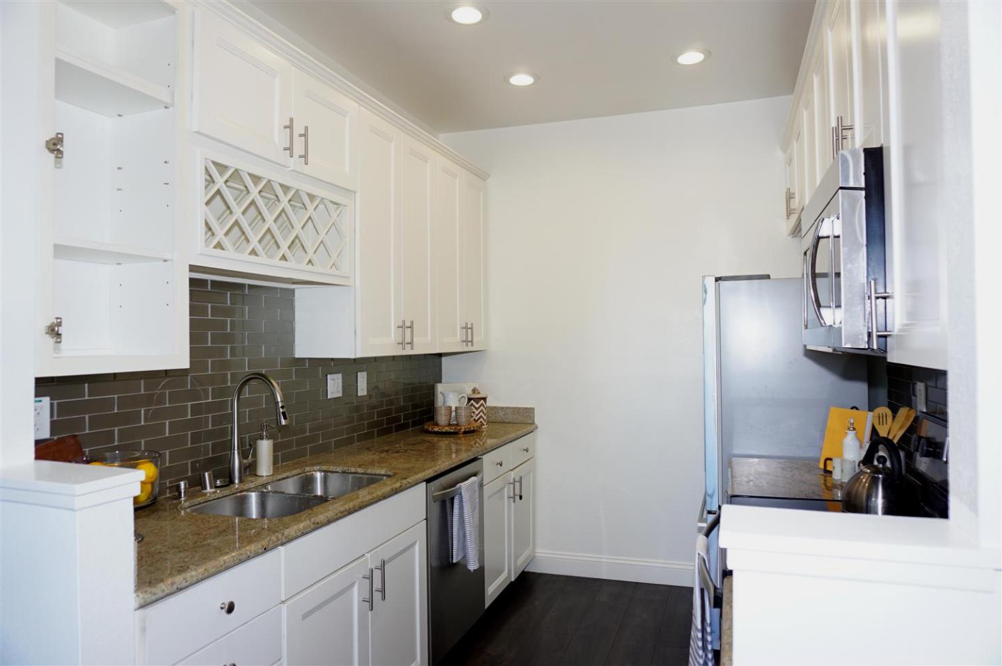 Detail Gallery Image 6 of 20 For 1031 Foxchase Dr, San Jose,  CA 95123 - 2 Beds | 2 Baths