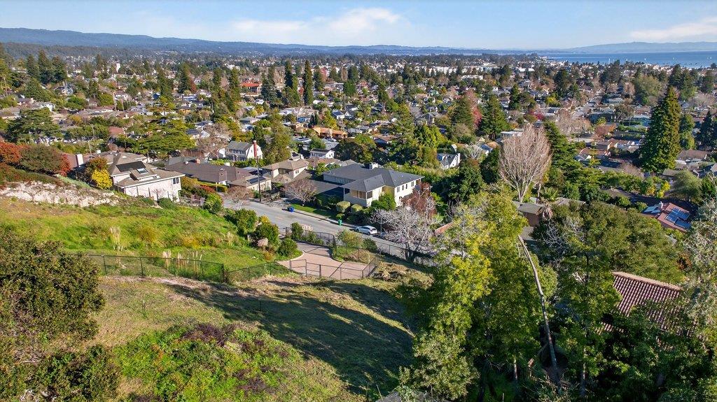 Detail Gallery Image 11 of 26 For 760 Escalona Dr, Santa Cruz,  CA 95060 - – Beds | – Baths