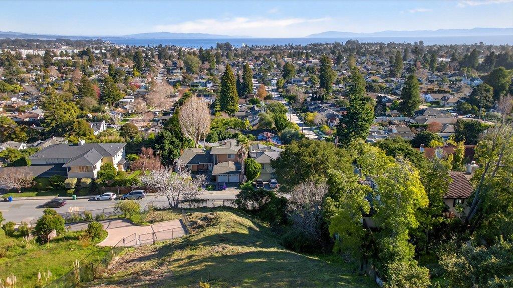 Detail Gallery Image 17 of 26 For 760 Escalona Dr, Santa Cruz,  CA 95060 - – Beds | – Baths