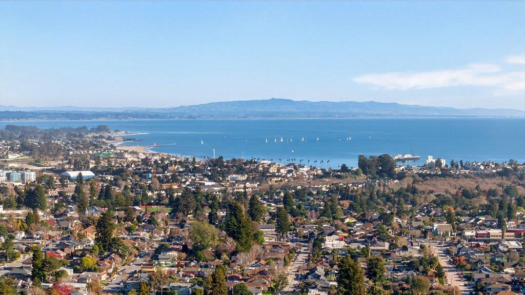 Detail Gallery Image 4 of 26 For 760 Escalona Dr, Santa Cruz,  CA 95060 - – Beds | – Baths