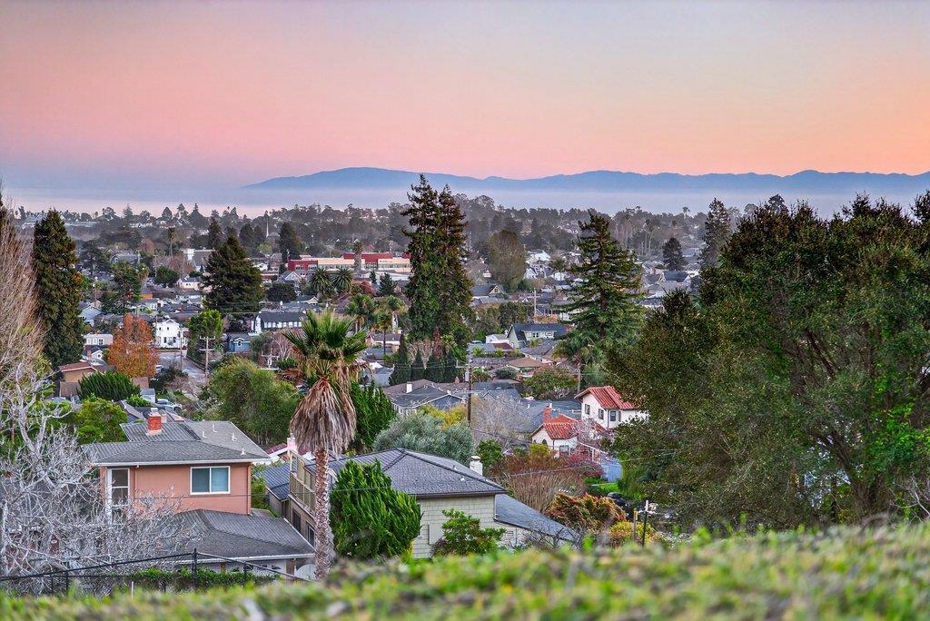 Detail Gallery Image 8 of 26 For 760 Escalona Dr, Santa Cruz,  CA 95060 - – Beds | – Baths