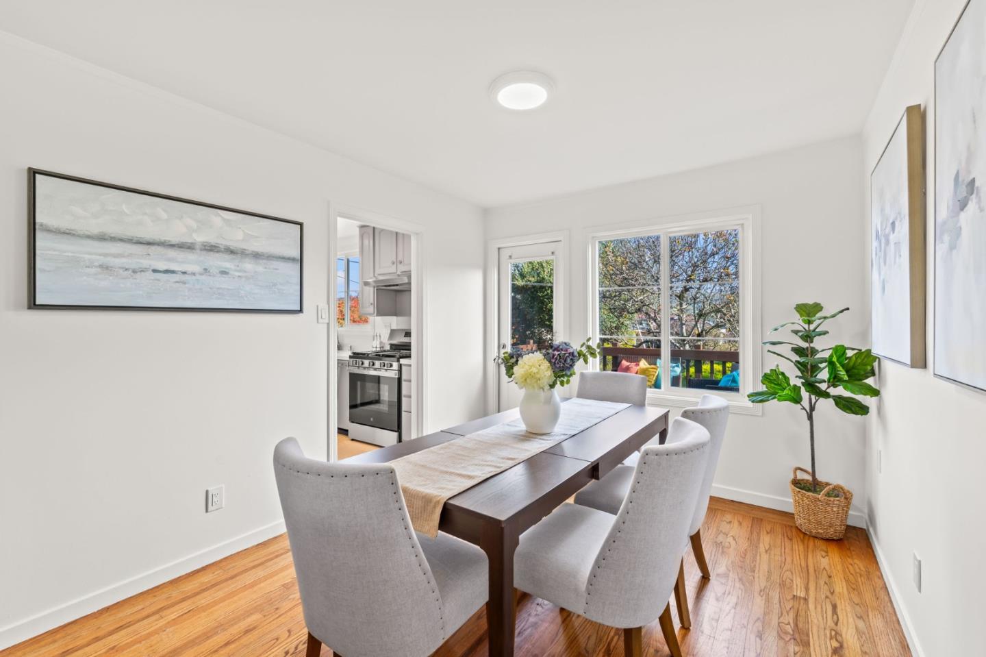 Detail Gallery Image 10 of 37 For 114 Lomitas Ave, South San Francisco,  CA 94080 - 3 Beds | 1 Baths