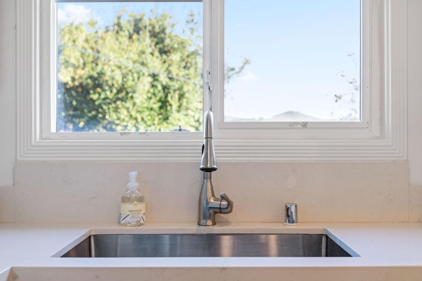 Detail Gallery Image 13 of 37 For 114 Lomitas Ave, South San Francisco,  CA 94080 - 3 Beds | 1 Baths