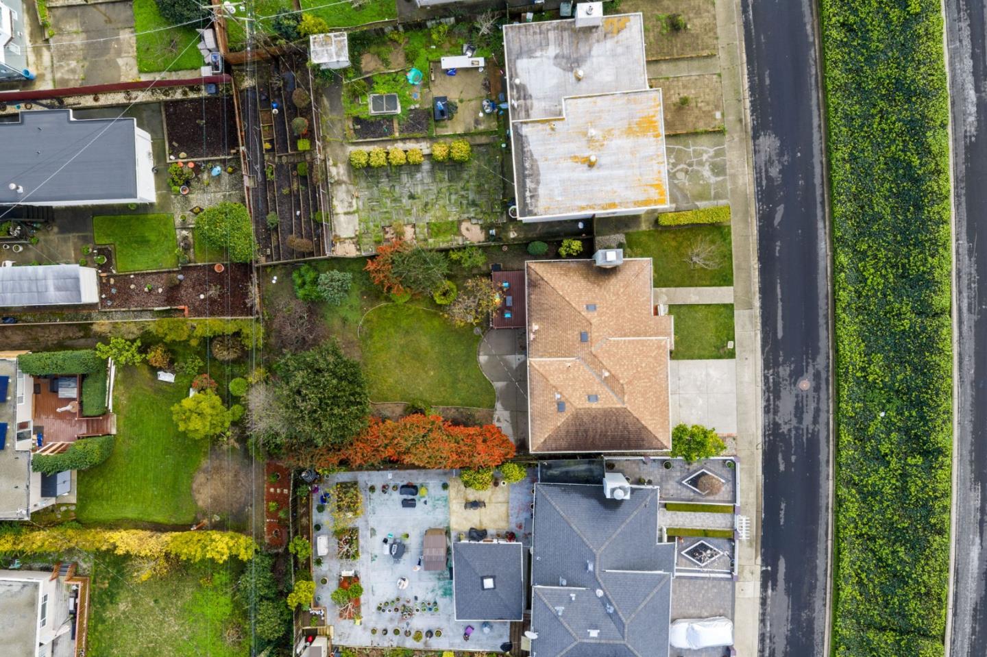 Detail Gallery Image 34 of 37 For 114 Lomitas Ave, South San Francisco,  CA 94080 - 3 Beds | 1 Baths