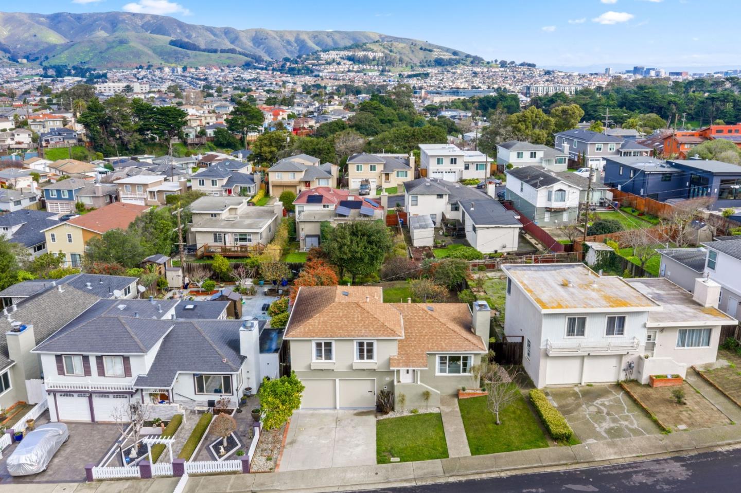 Detail Gallery Image 35 of 37 For 114 Lomitas Ave, South San Francisco,  CA 94080 - 3 Beds | 1 Baths