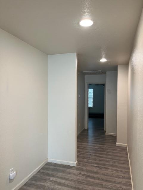 Detail Gallery Image 8 of 9 For 323 Wilson Cir, Greenfield,  CA 93927 - 4 Beds | 2/1 Baths