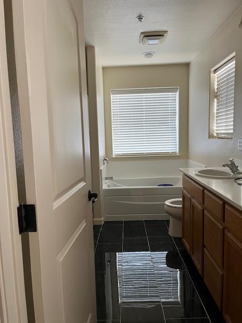 Detail Gallery Image 9 of 9 For 323 Wilson Cir, Greenfield,  CA 93927 - 4 Beds | 2/1 Baths