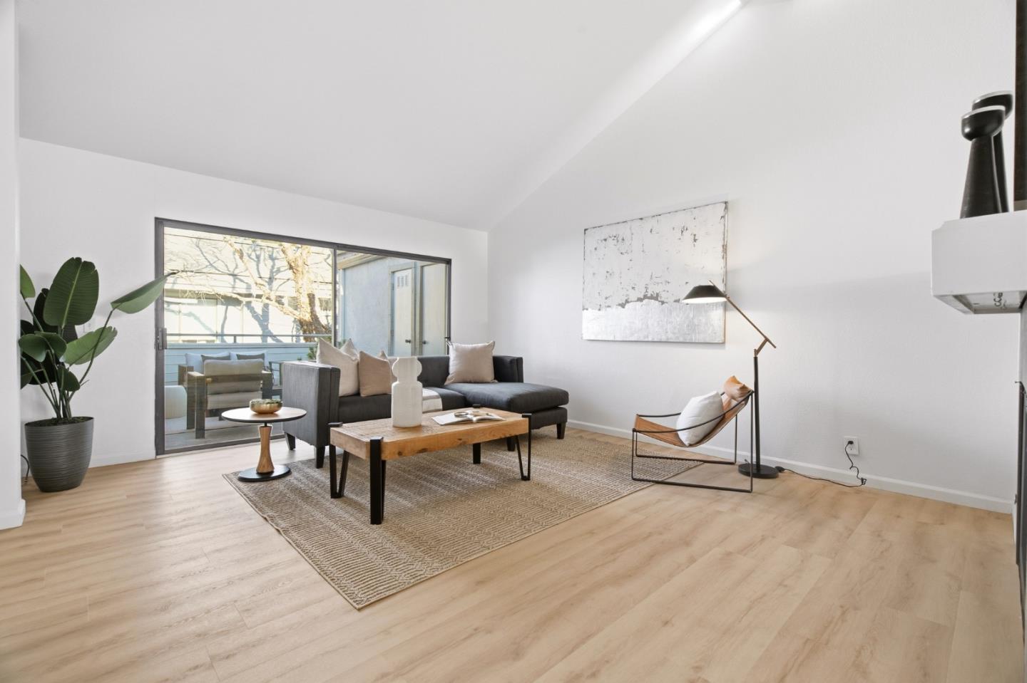 Detail Gallery Image 3 of 29 For 6472 Buena Vista Dr #B,  Newark,  CA 94560 - 3 Beds | 2 Baths