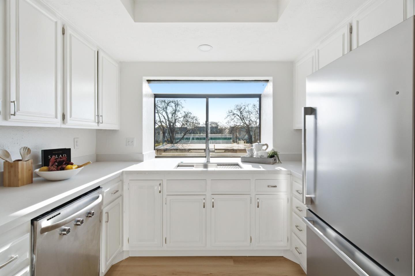 Detail Gallery Image 5 of 29 For 6472 Buena Vista Dr #B,  Newark,  CA 94560 - 3 Beds | 2 Baths