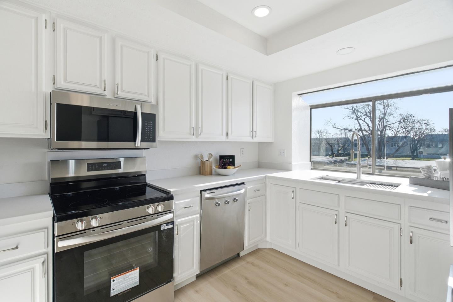 Detail Gallery Image 7 of 29 For 6472 Buena Vista Dr #B,  Newark,  CA 94560 - 3 Beds | 2 Baths