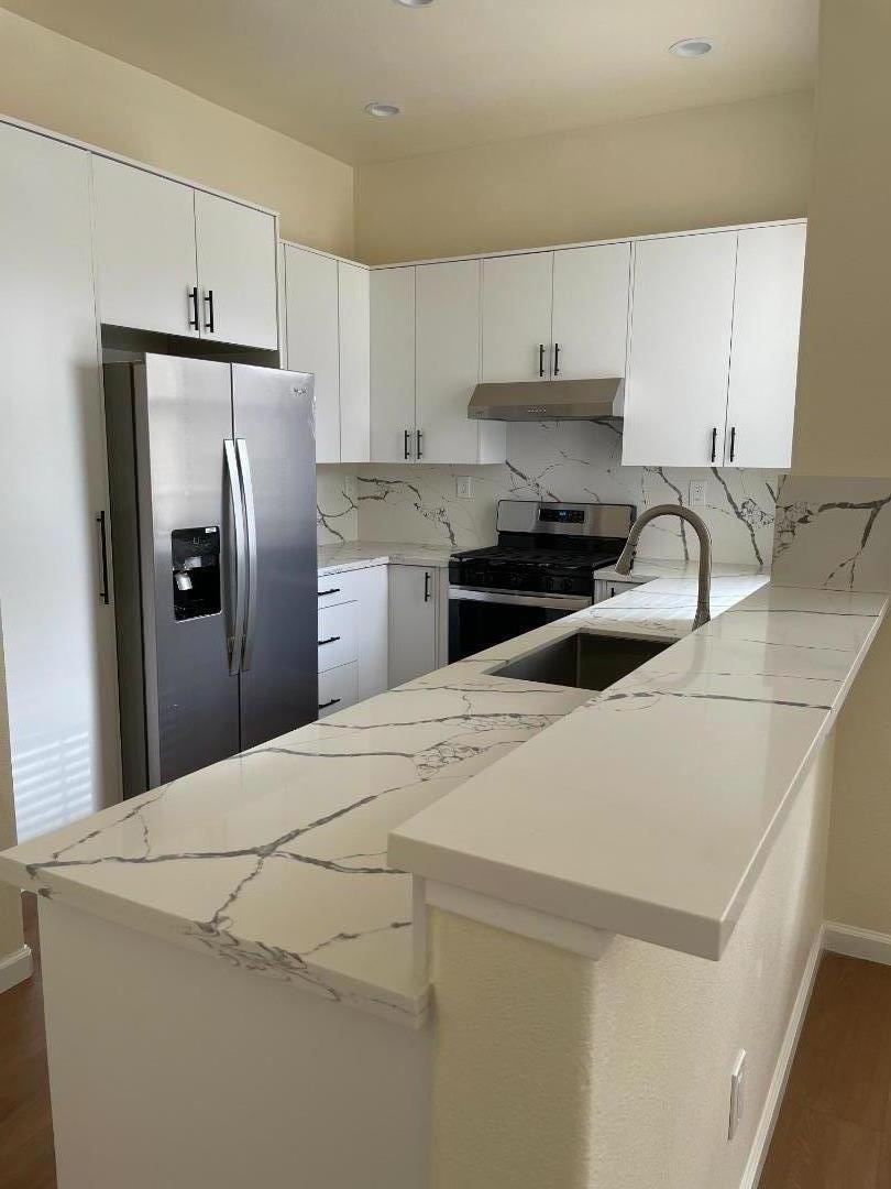 Detail Gallery Image 14 of 28 For 5111 Venice Ct, Pleasanton,  CA 94588 - 4 Beds | 2/1 Baths