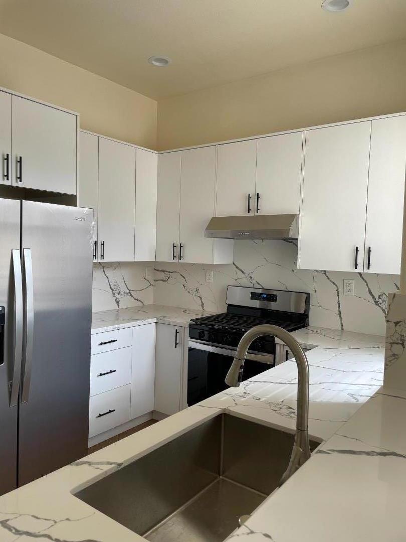 Detail Gallery Image 15 of 28 For 5111 Venice Ct, Pleasanton,  CA 94588 - 4 Beds | 2/1 Baths