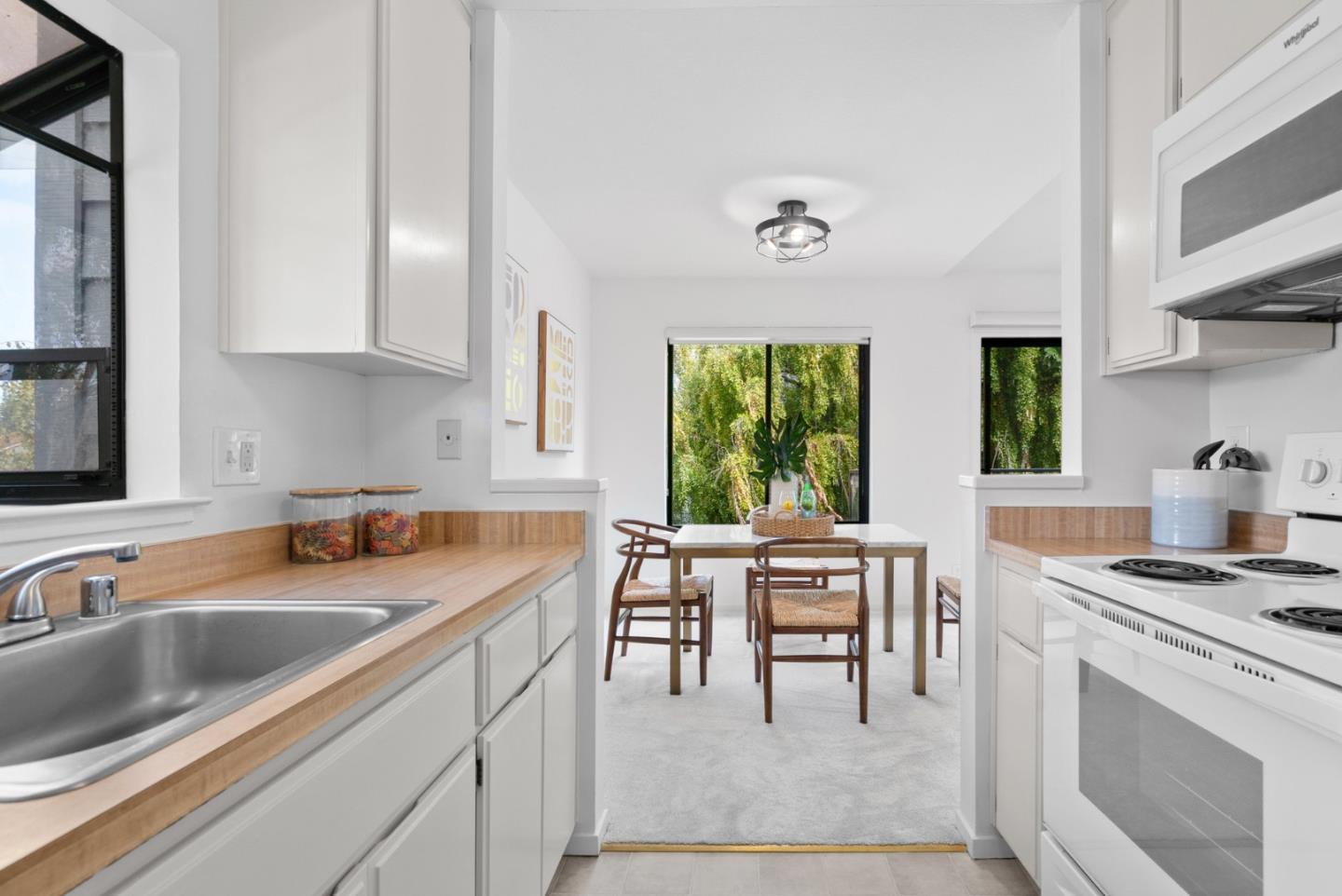 Detail Gallery Image 12 of 23 For 905 W Middlefield Rd #982,  Mountain View,  CA 94043 - 2 Beds | 2 Baths