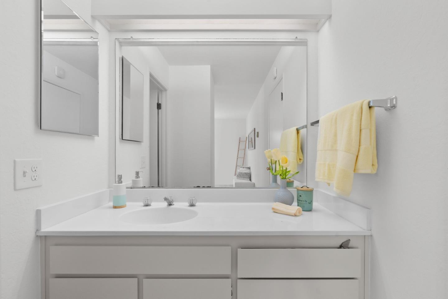 Detail Gallery Image 16 of 23 For 905 W Middlefield Rd #982,  Mountain View,  CA 94043 - 2 Beds | 2 Baths