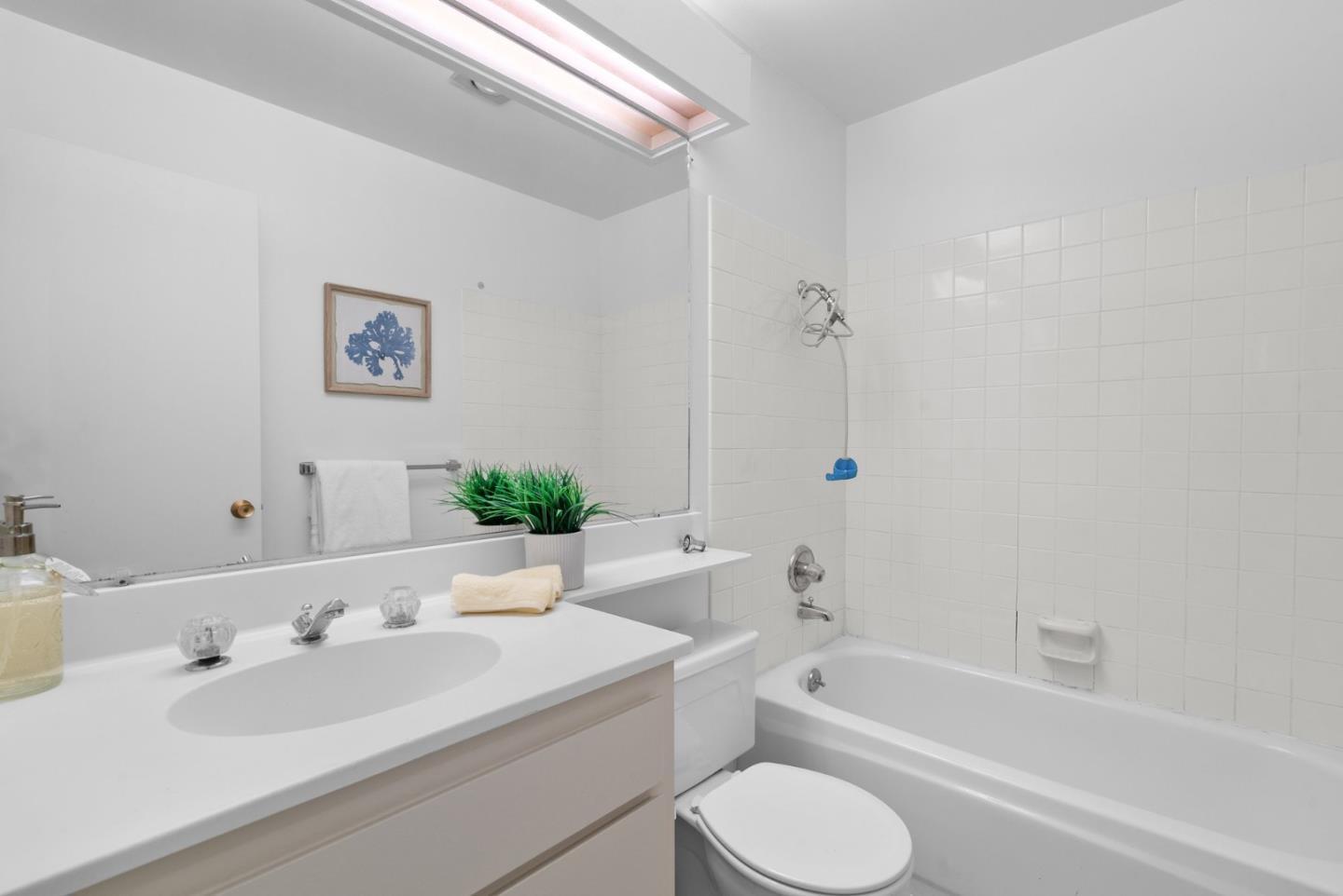 Detail Gallery Image 19 of 23 For 905 W Middlefield Rd #982,  Mountain View,  CA 94043 - 2 Beds | 2 Baths