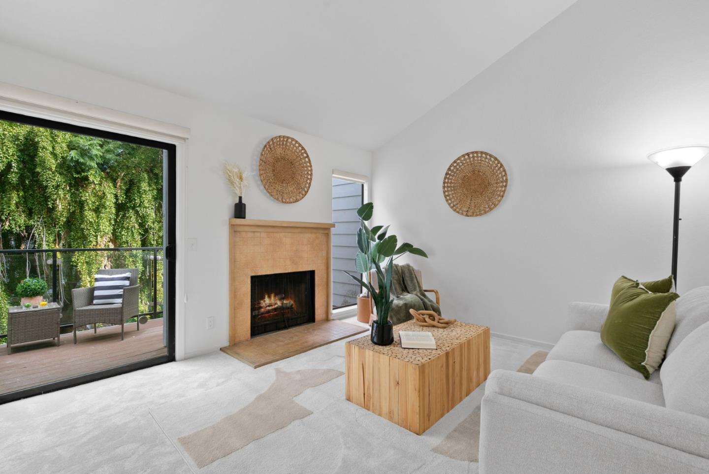 Detail Gallery Image 5 of 23 For 905 W Middlefield Rd #982,  Mountain View,  CA 94043 - 2 Beds | 2 Baths