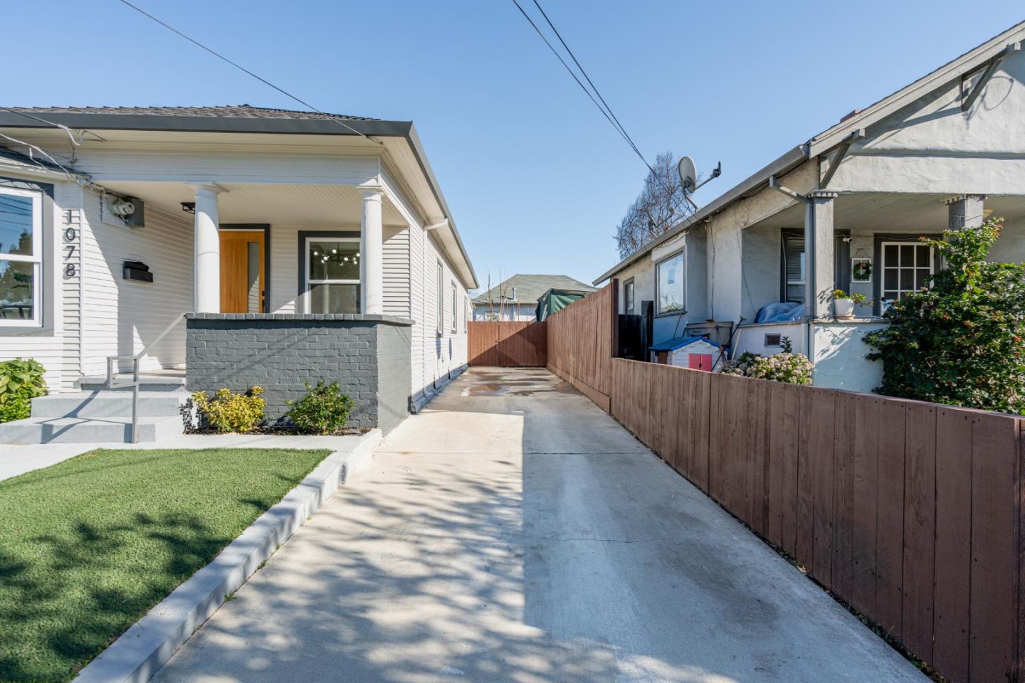 Detail Gallery Image 3 of 26 For 1078 Palm St, San Jose,  CA 95110 - 3 Beds | 2 Baths