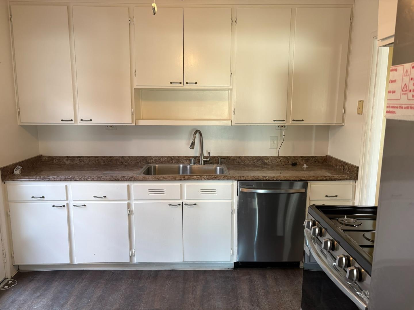 Detail Gallery Image 7 of 22 For 616 Manzanita Ave, Sunnyvale,  CA 94085 - 3 Beds | 1/1 Baths