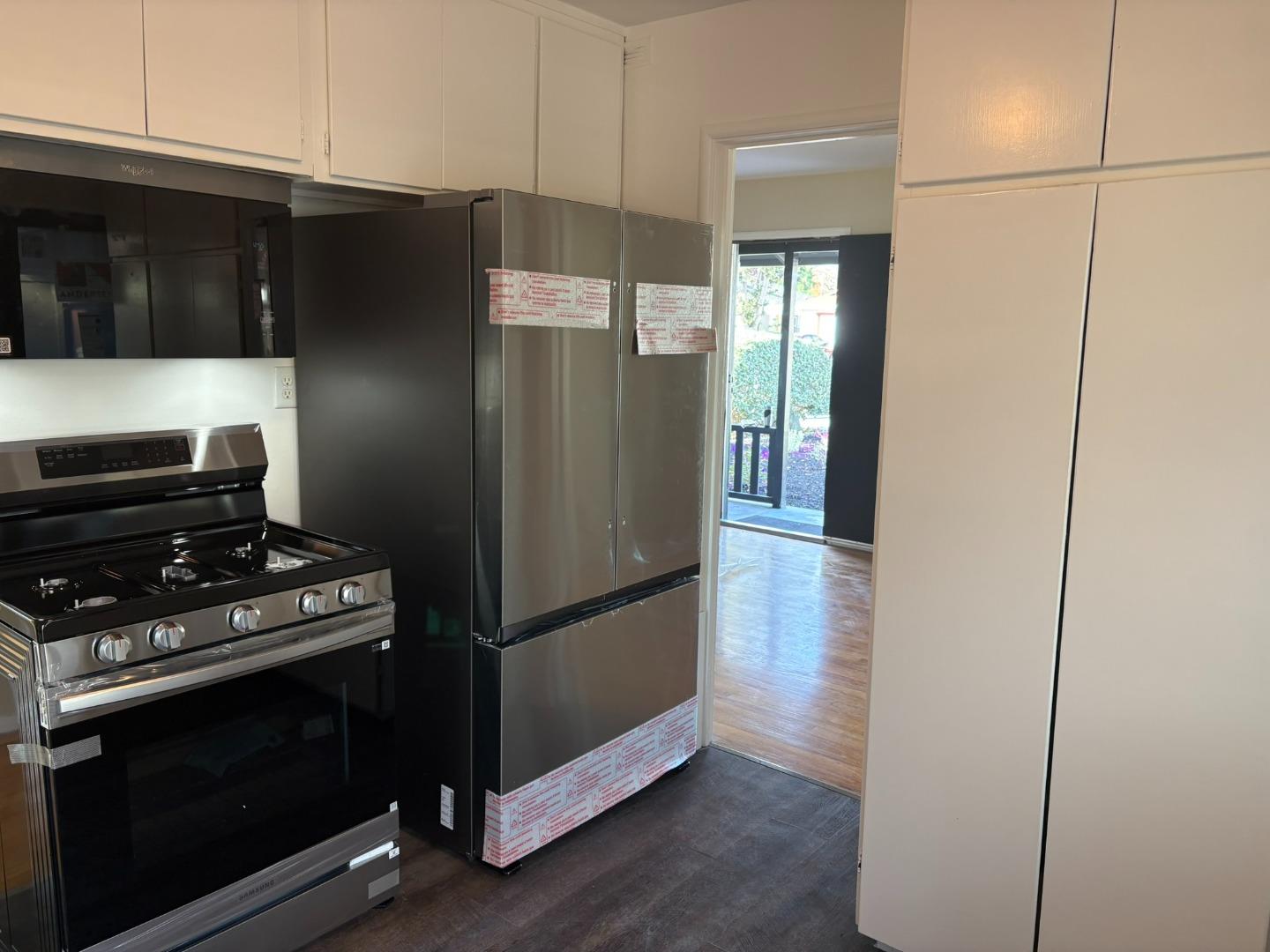 Detail Gallery Image 8 of 22 For 616 Manzanita Ave, Sunnyvale,  CA 94085 - 3 Beds | 1/1 Baths