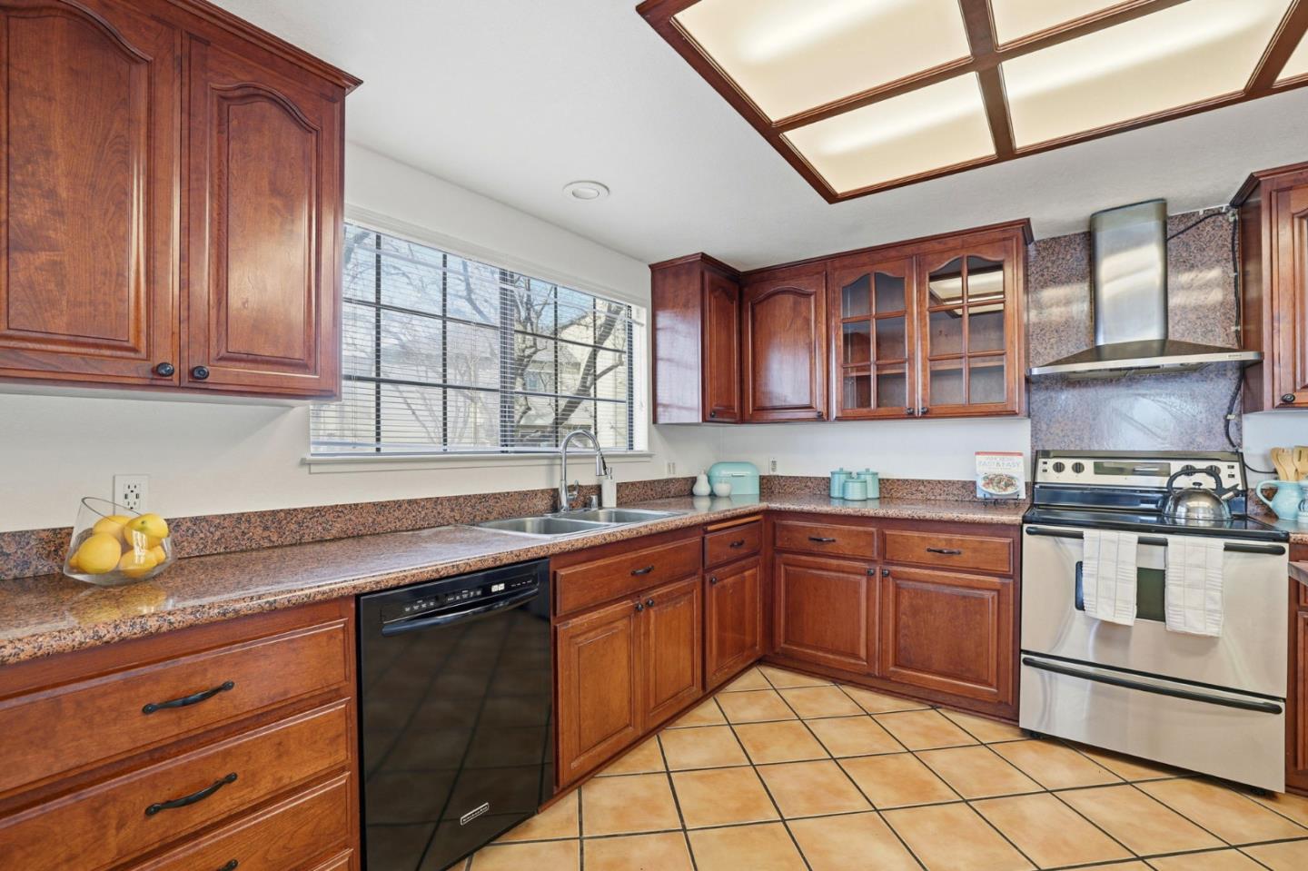 Detail Gallery Image 13 of 45 For 3241 Heather Ridge Ct, San Jose,  CA 95136 - 3 Beds | 2 Baths