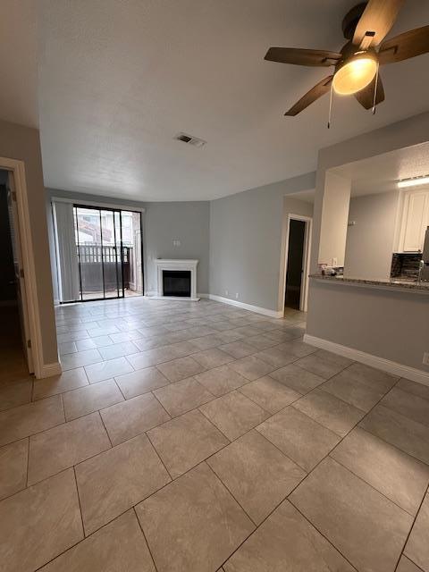 Detail Gallery Image 3 of 10 For 405 Tyler #B,  Salinas,  CA 93906 - 2 Beds | 2 Baths