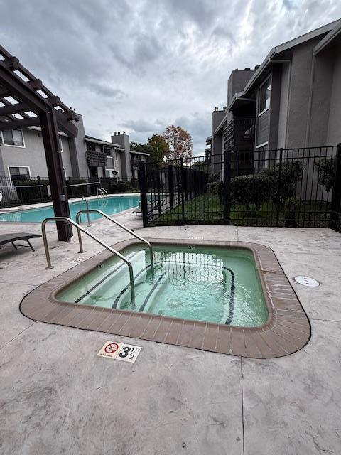 Detail Gallery Image 6 of 10 For 405 Tyler #B,  Salinas,  CA 93906 - 2 Beds | 2 Baths