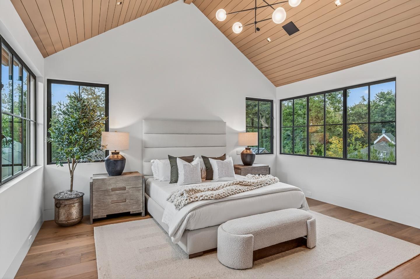 Detail Gallery Image 10 of 30 For 6 Cedar Ln, Woodside,  CA 94062 - 6 Beds | 7/1 Baths