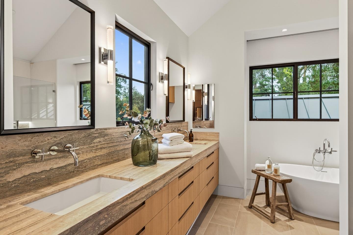 Detail Gallery Image 12 of 30 For 6 Cedar Ln, Woodside,  CA 94062 - 6 Beds | 7/1 Baths