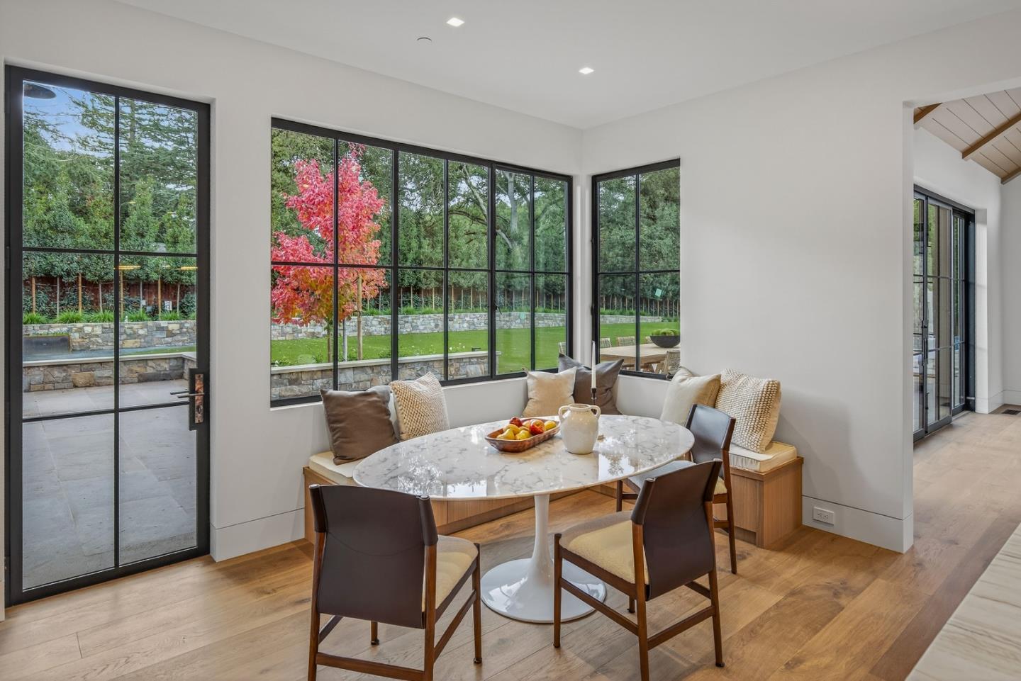 Detail Gallery Image 7 of 30 For 6 Cedar Ln, Woodside,  CA 94062 - 6 Beds | 7/1 Baths