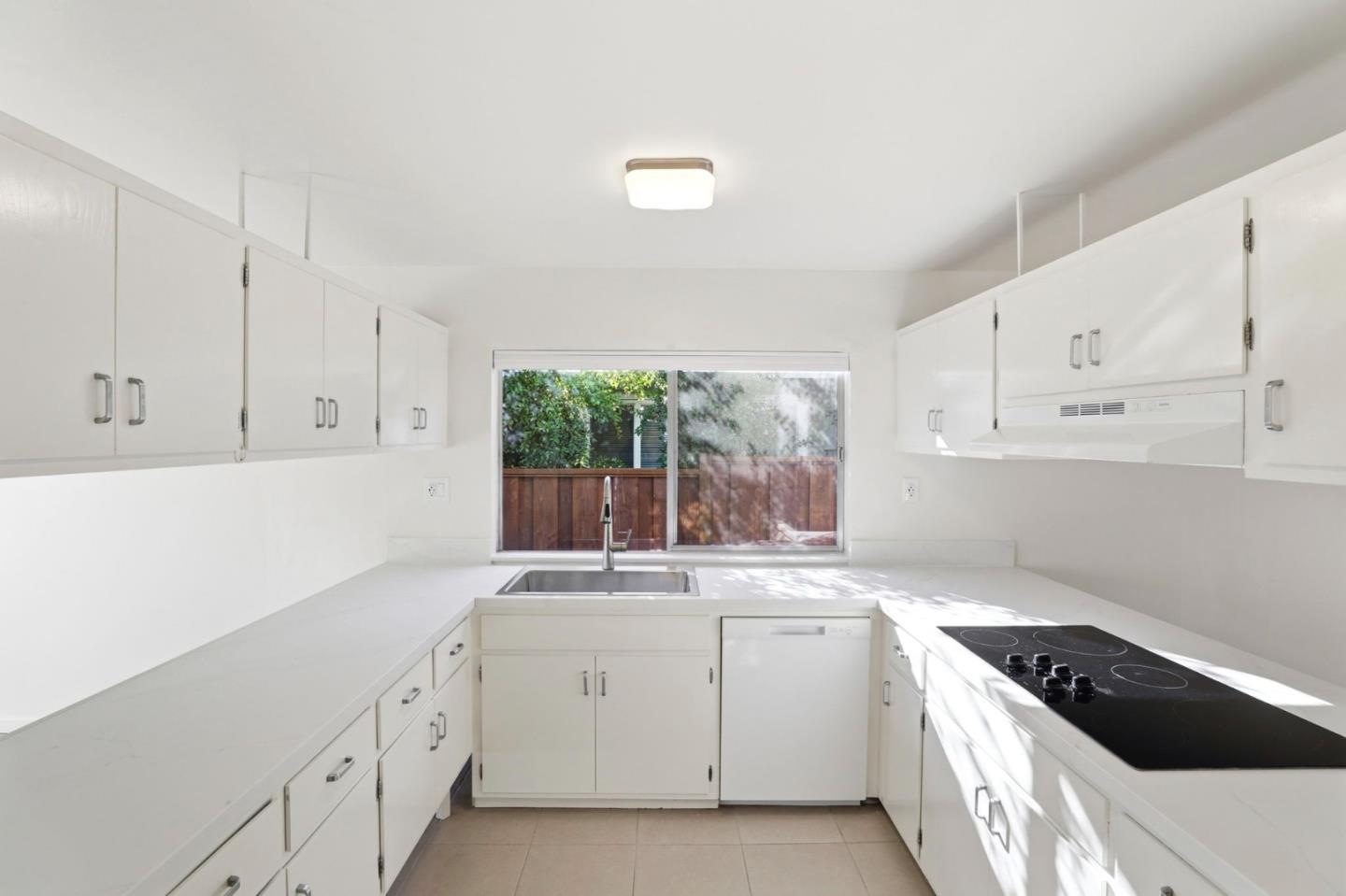 Detail Gallery Image 10 of 30 For 1201 Weymoth Dr, Cupertino,  CA 95014 - 3 Beds | 2 Baths