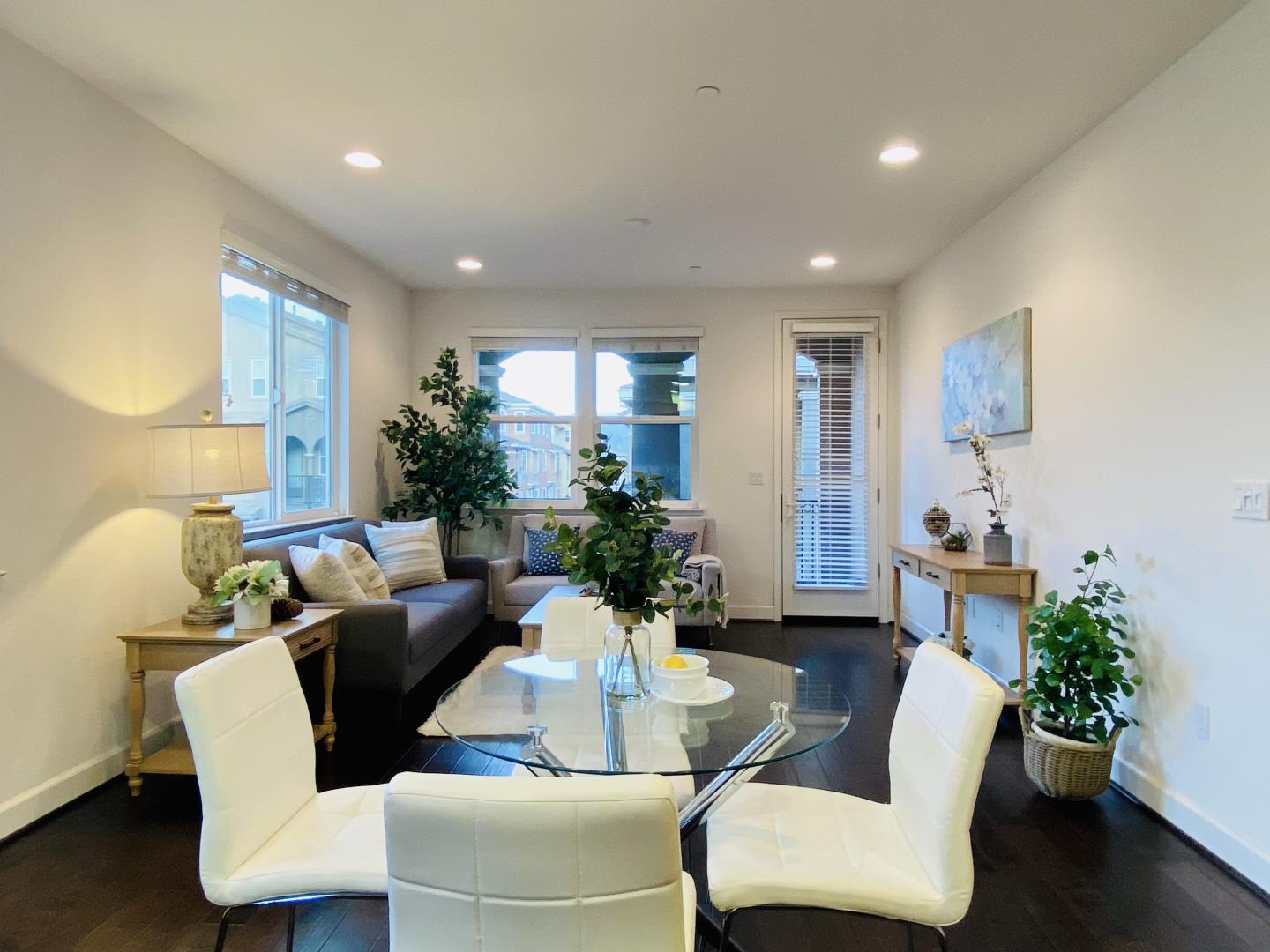 Front Image Thumbnail for ML82031626