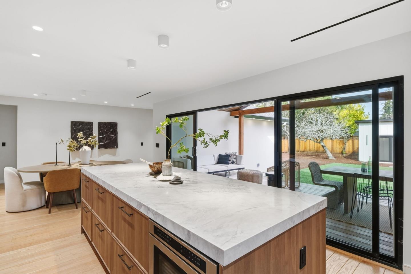 Detail Gallery Image 14 of 59 For 371 E Oakwood Blvd, Redwood City,  CA 94061 - 3 Beds | 2 Baths