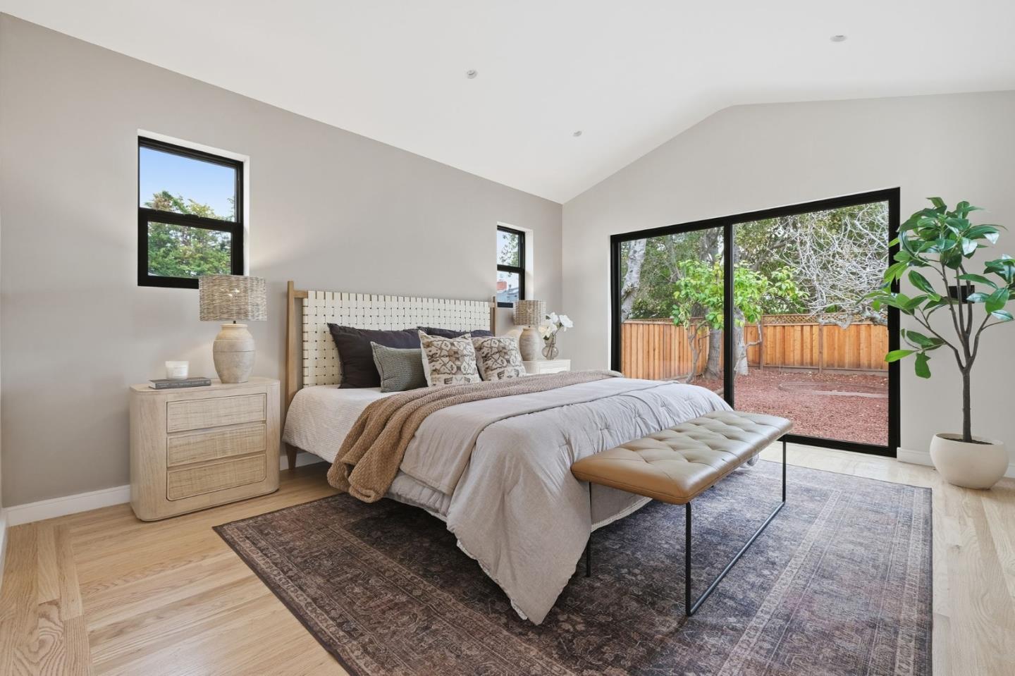 Detail Gallery Image 16 of 59 For 371 E Oakwood Blvd, Redwood City,  CA 94061 - 3 Beds | 2 Baths