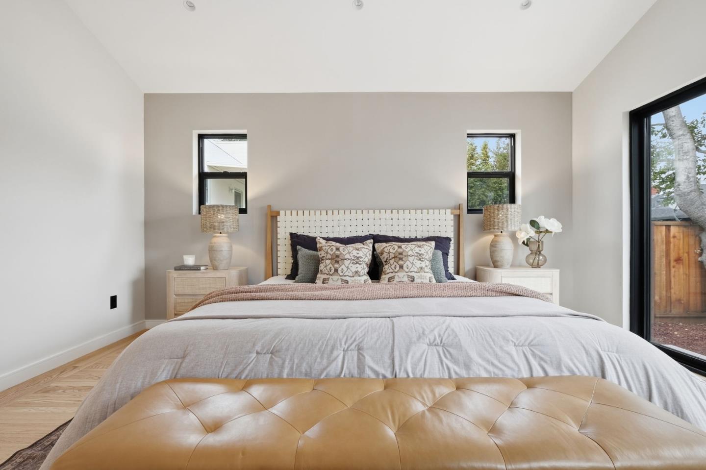 Detail Gallery Image 17 of 59 For 371 E Oakwood Blvd, Redwood City,  CA 94061 - 3 Beds | 2 Baths