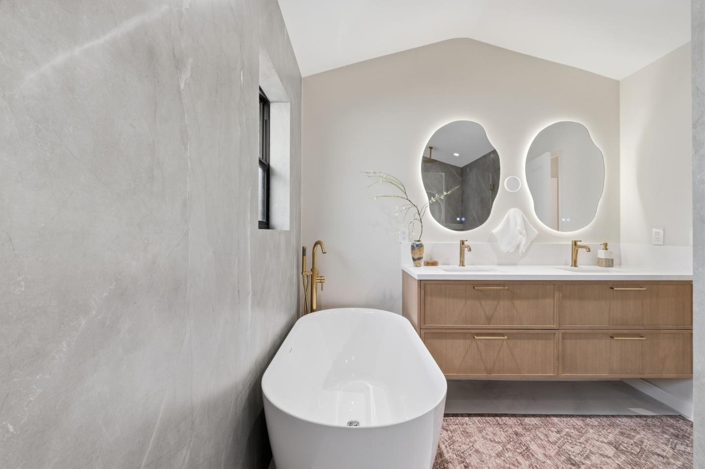 Detail Gallery Image 22 of 59 For 371 E Oakwood Blvd, Redwood City,  CA 94061 - 3 Beds | 2 Baths