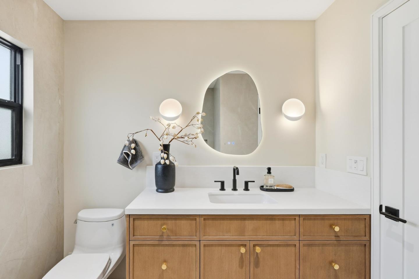 Detail Gallery Image 35 of 59 For 371 E Oakwood Blvd, Redwood City,  CA 94061 - 3 Beds | 2 Baths