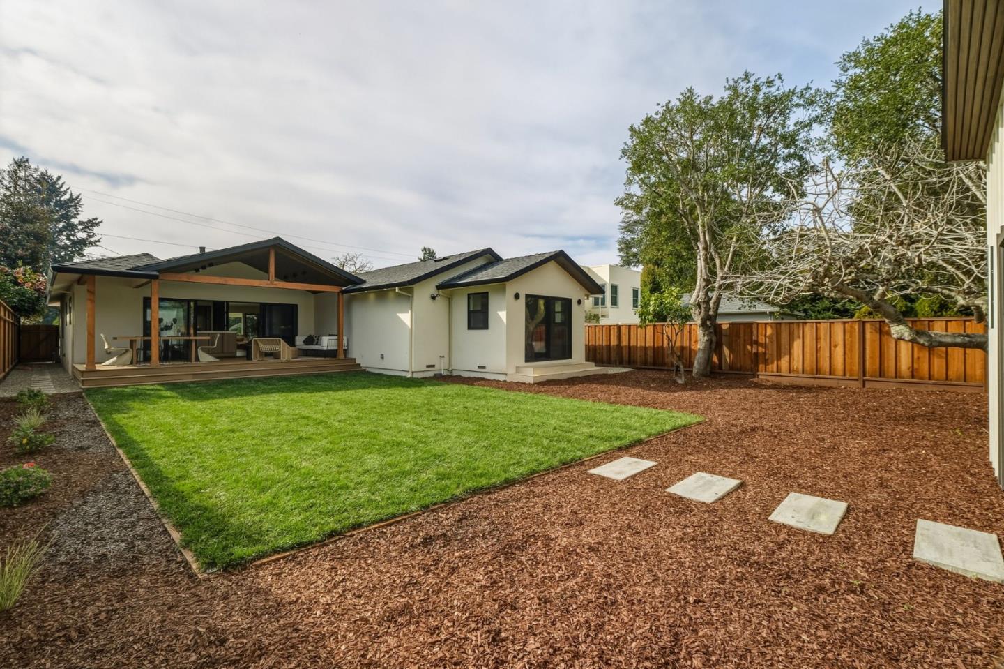 Detail Gallery Image 45 of 59 For 371 E Oakwood Blvd, Redwood City,  CA 94061 - 3 Beds | 2 Baths