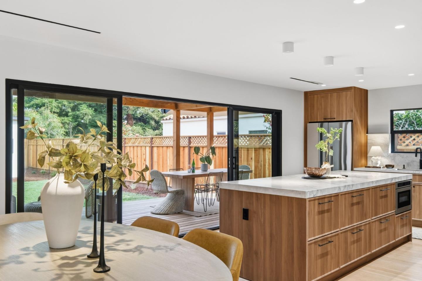 Detail Gallery Image 9 of 59 For 371 E Oakwood Blvd, Redwood City,  CA 94061 - 3 Beds | 2 Baths