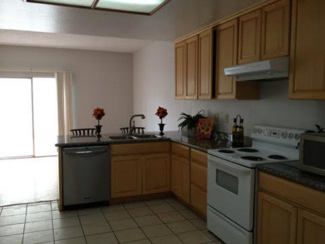 Detail Gallery Image 5 of 10 For 4511 Leonato Way, Fremont,  CA 94555 - 3 Beds | 2/1 Baths