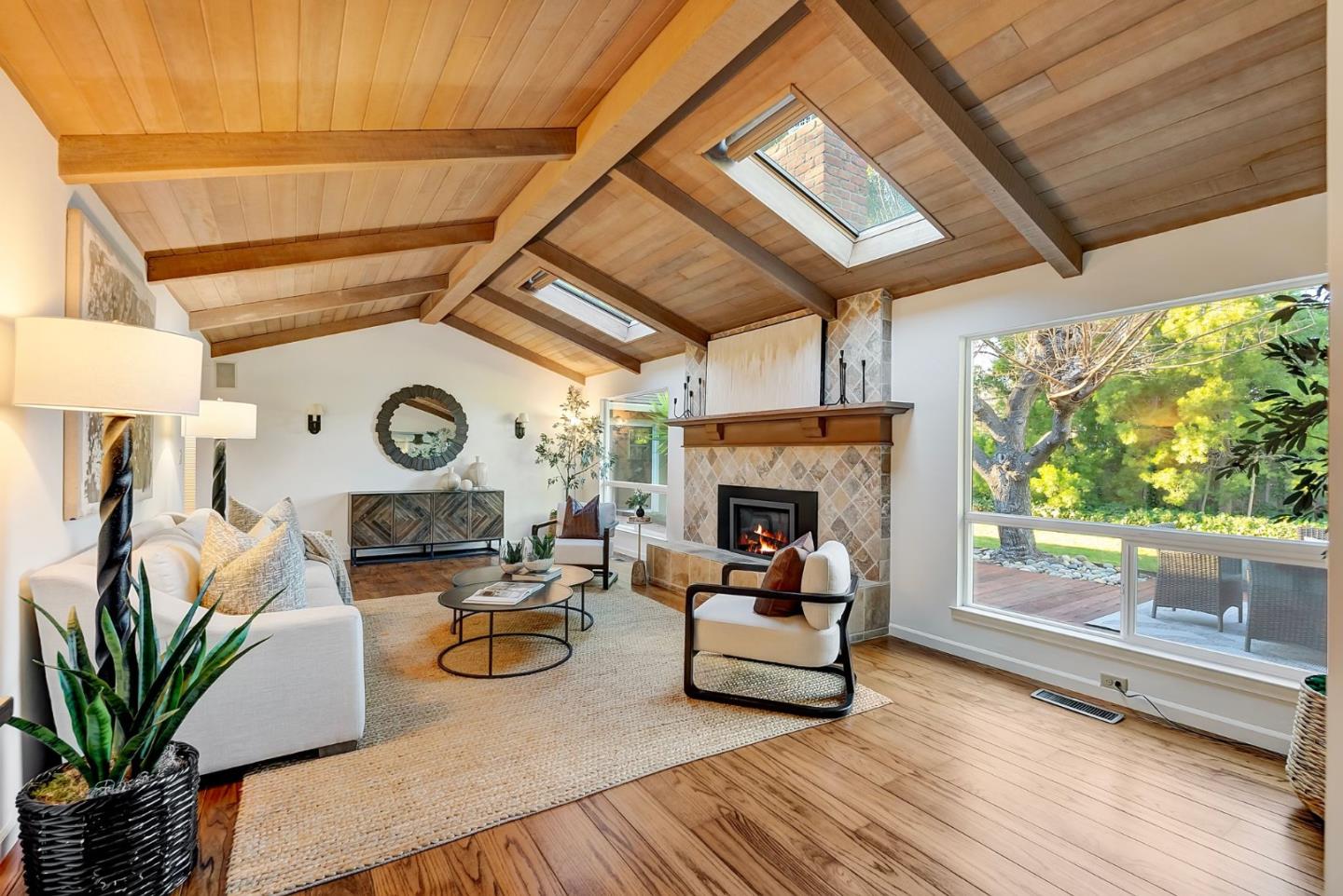 Detail Gallery Image 3 of 47 For 1259 Hillcrest Dr, San Jose,  CA 95120 - 4 Beds | 2/1 Baths