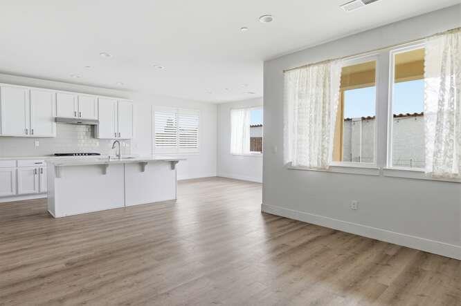 Detail Gallery Image 10 of 46 For 276 Copperleaf Ln, San Juan Bautista,  CA 95045 - 5 Beds | 3 Baths