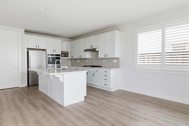 Detail Gallery Image 9 of 46 For 276 Copperleaf Ln, San Juan Bautista,  CA 95045 - 5 Beds | 3 Baths