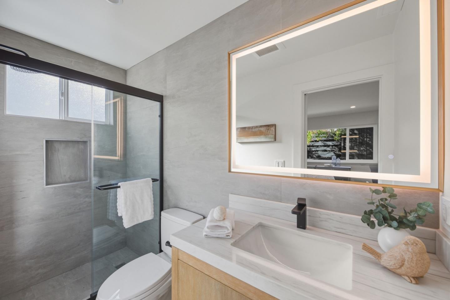 Detail Gallery Image 27 of 49 For 1116 Glenwood Dr, Millbrae,  CA 94030 - 4 Beds | 3 Baths