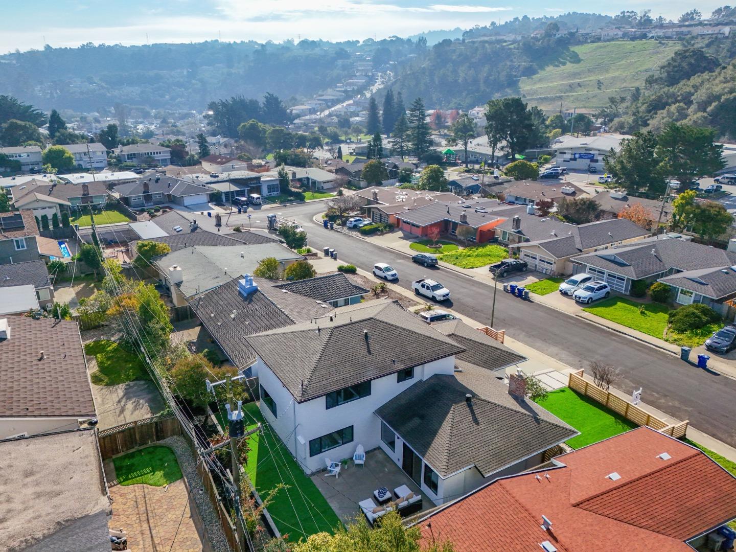 Detail Gallery Image 4 of 49 For 1116 Glenwood Dr, Millbrae,  CA 94030 - 4 Beds | 3 Baths