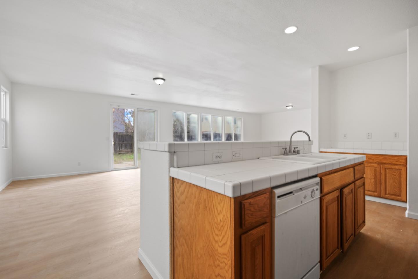 Detail Gallery Image 11 of 43 For 662 Cedar Mountain Dr, Newman,  CA 95360 - 4 Beds | 2/1 Baths