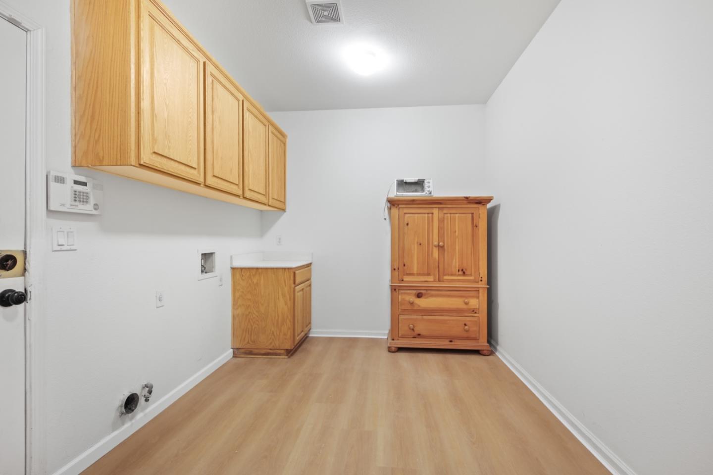 Detail Gallery Image 15 of 43 For 662 Cedar Mountain Dr, Newman,  CA 95360 - 4 Beds | 2/1 Baths