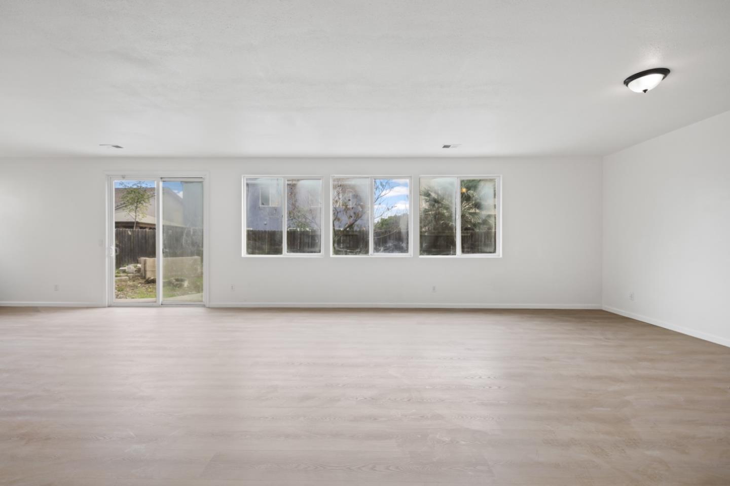 Detail Gallery Image 3 of 43 For 662 Cedar Mountain Dr, Newman,  CA 95360 - 4 Beds | 2/1 Baths