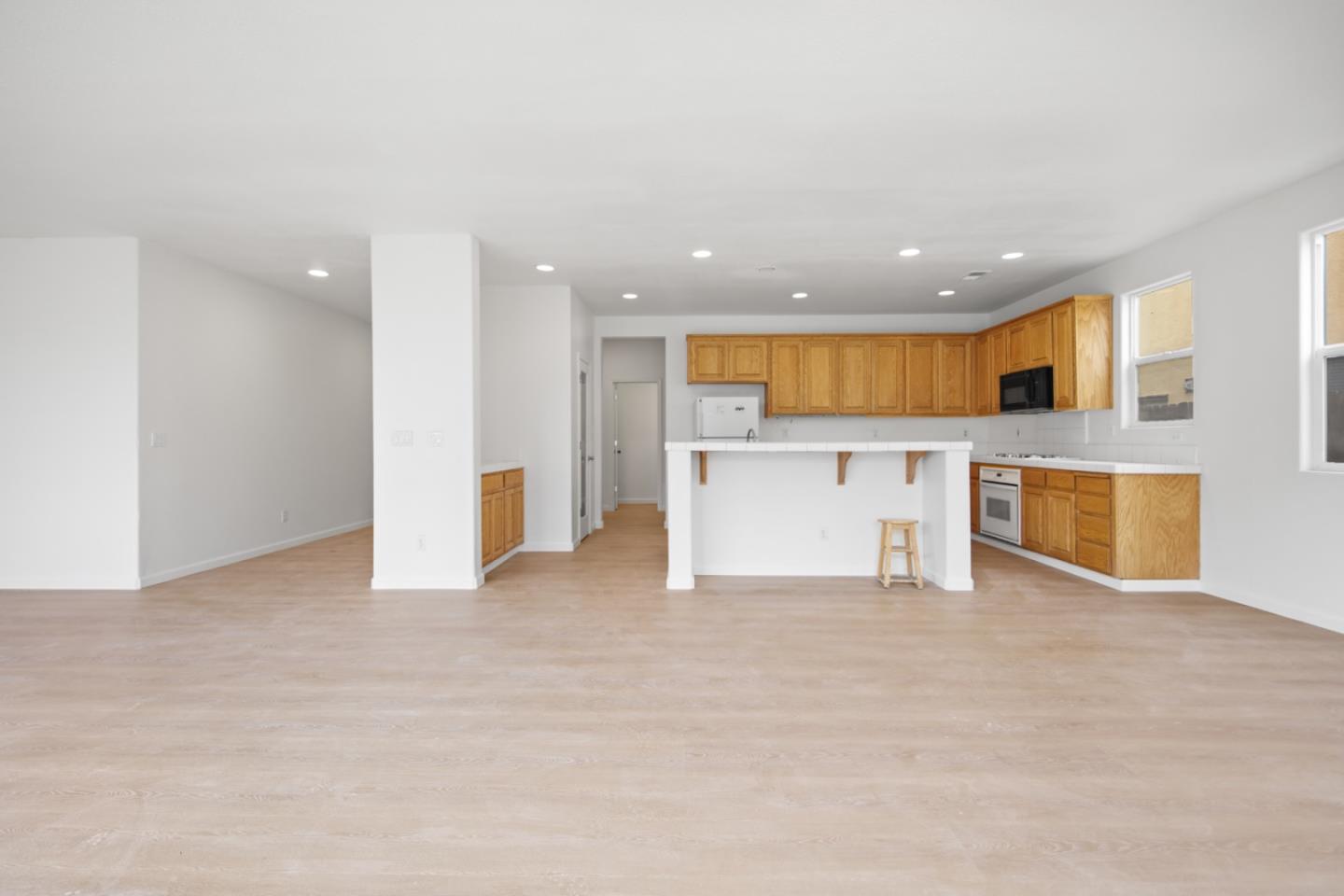 Detail Gallery Image 6 of 43 For 662 Cedar Mountain Dr, Newman,  CA 95360 - 4 Beds | 2/1 Baths