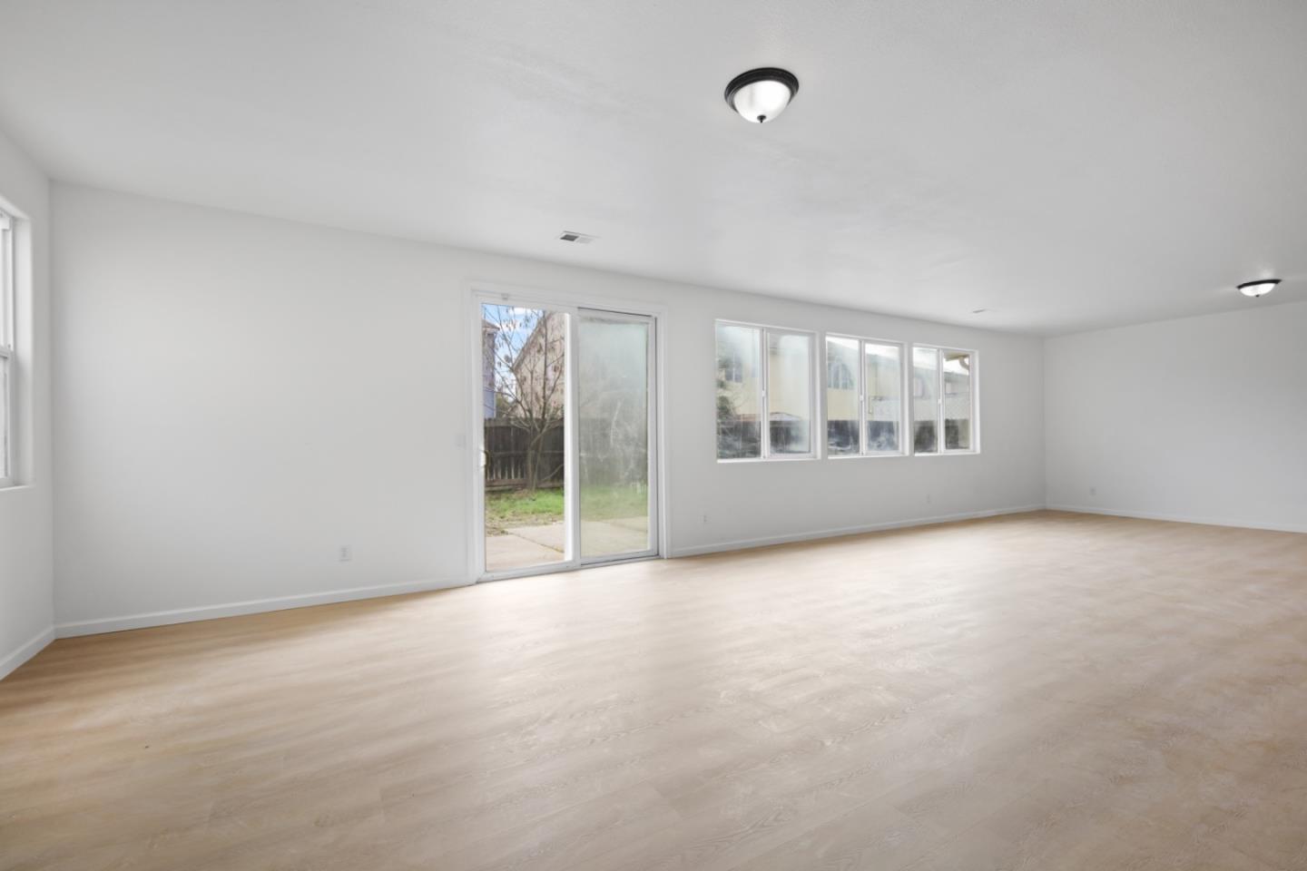 Detail Gallery Image 8 of 43 For 662 Cedar Mountain Dr, Newman,  CA 95360 - 4 Beds | 2/1 Baths